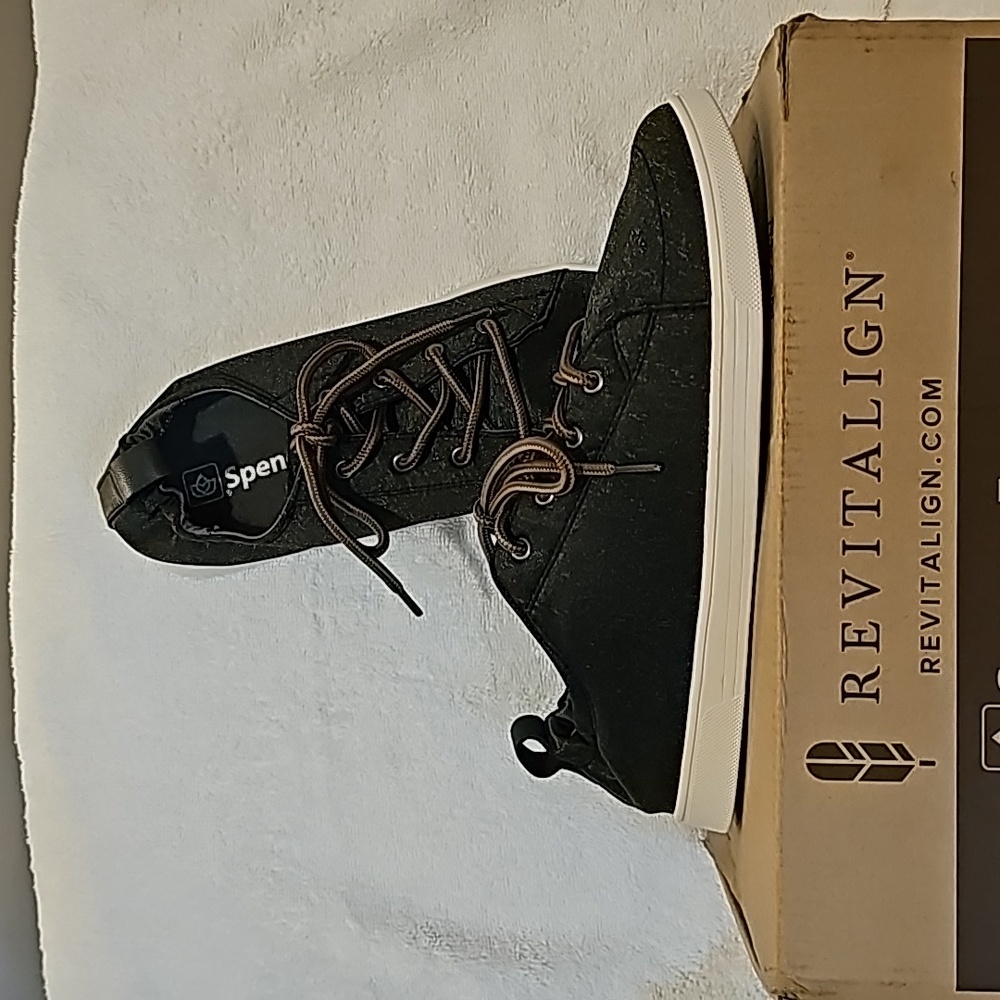 Women's Spenco Santa Clara Dark Grey Heathered sneakers size 10 Never worn.